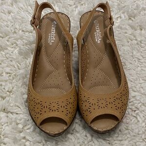 Patrizia Womens Sz 41  Sz 9.5 - 10 Ginny Tan Cutout Wedge open toe sandals NIB ¥